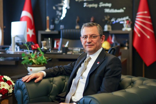 CHP Genel Başkanı Özel, Kamer Genç’i andı