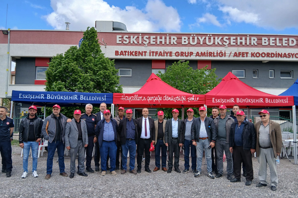 Eskişehir Büyükşehir Belediyesi’nden muhtarlara yangın eğitimi<