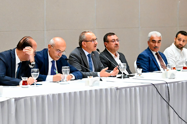 Vali Yavuz: Malatya’nın yeni gündemi ekonomik kalkınma olmalı<