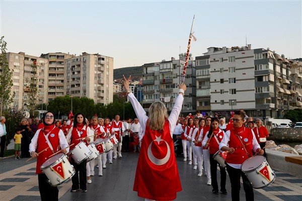 Gemlik'te Zafer Bayramı coşkusu