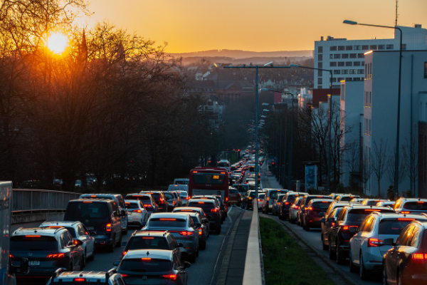 YENİLEME -TÜİK-Türkiye'de trafiğe kaydı yapılan taşıt sayısı Şubat'ta yüzde 9,3 azaldı<