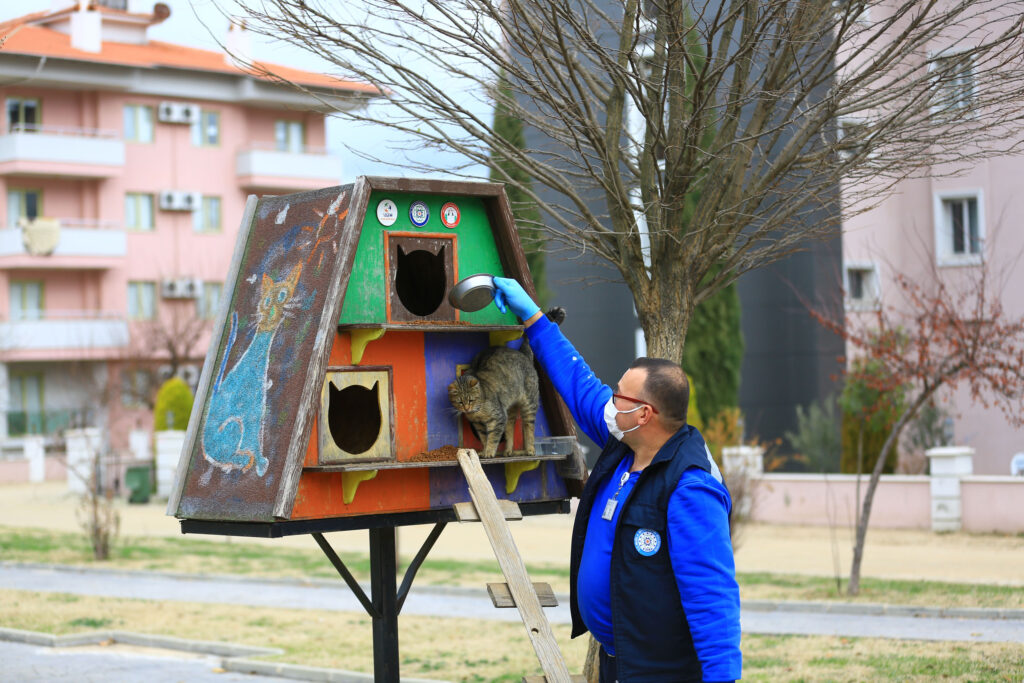 Kedi-Köpek Maması Üretim Tesisi, yaklaşık 10 milyon TL olan 32 bin kilogram mama üretti