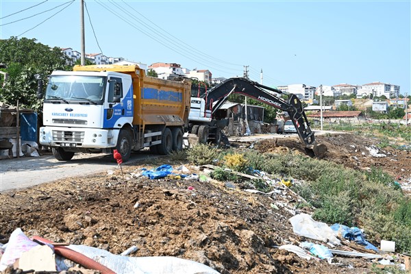 Karacabey Belediyesi’nden Bayıraltı’nda temizlik mesaisi