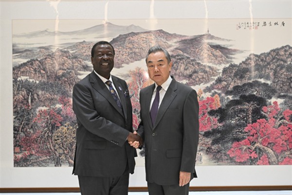 Wang Yi, Afrika ülkeleri dışişleri bakanlarıyla görüştü<