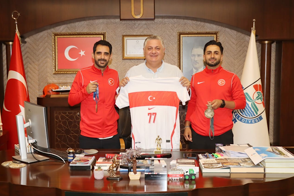 Başkanı Gürel Yalovalı sporcular ile bir araya geldi<