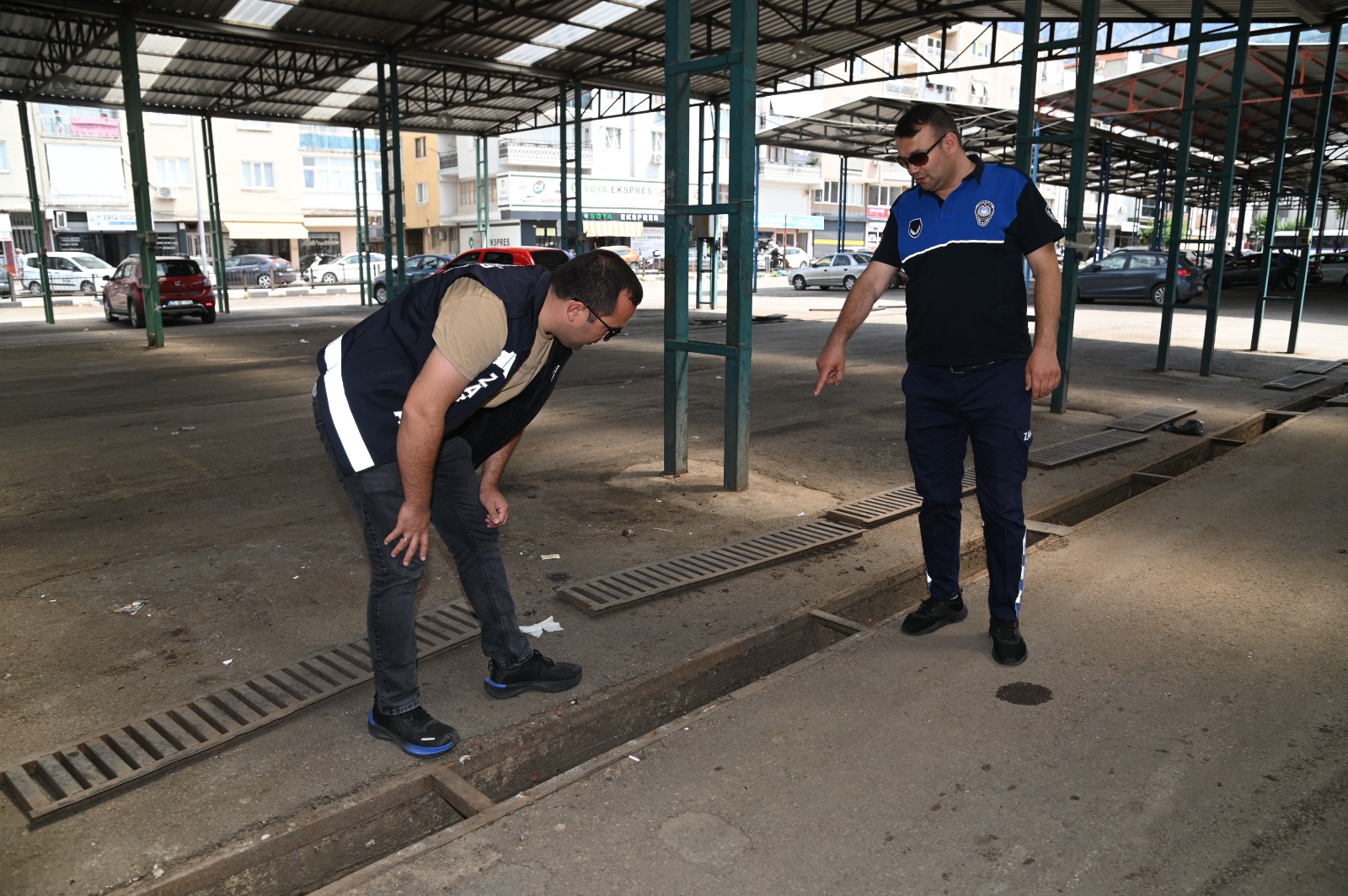 Manisa'da zabıta ekiplerinden bayram öncesi denetim<