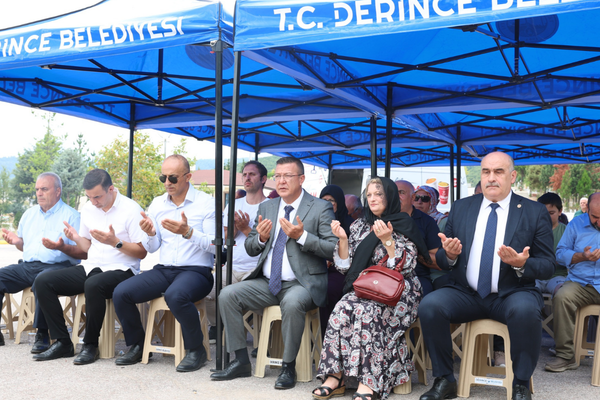 Derince’de 17 Ağustos deprem şehitleri dualarla anıldı<