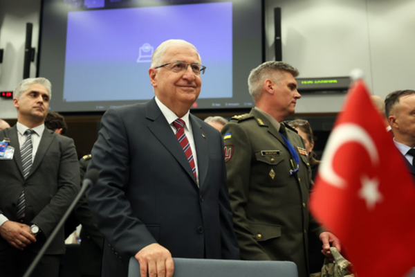 Bakan Güler'den Katar Büyükelçiliği'ne taziye ziyareti
