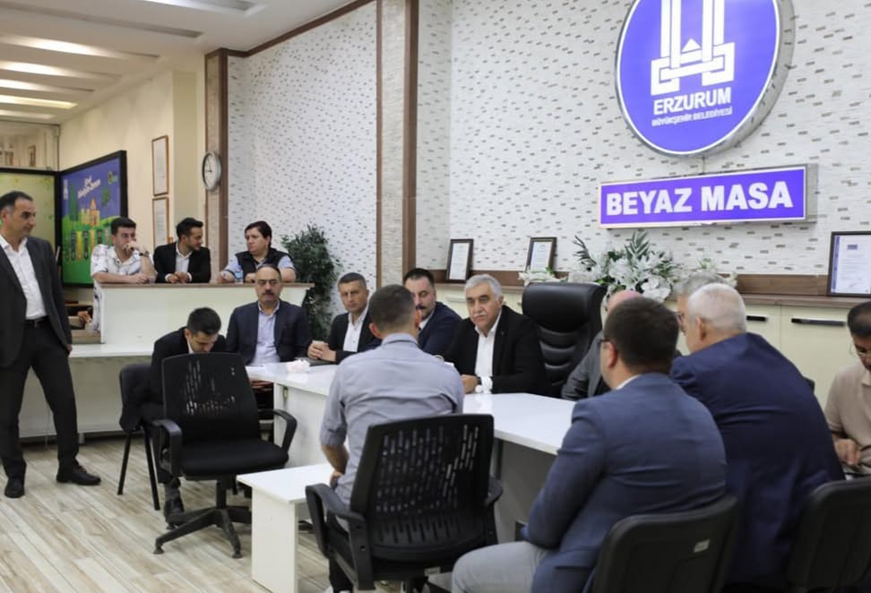 Erzurum Büyükşehir Belediyesi’nde “Halk Günü” yoğun ilgi gördü<