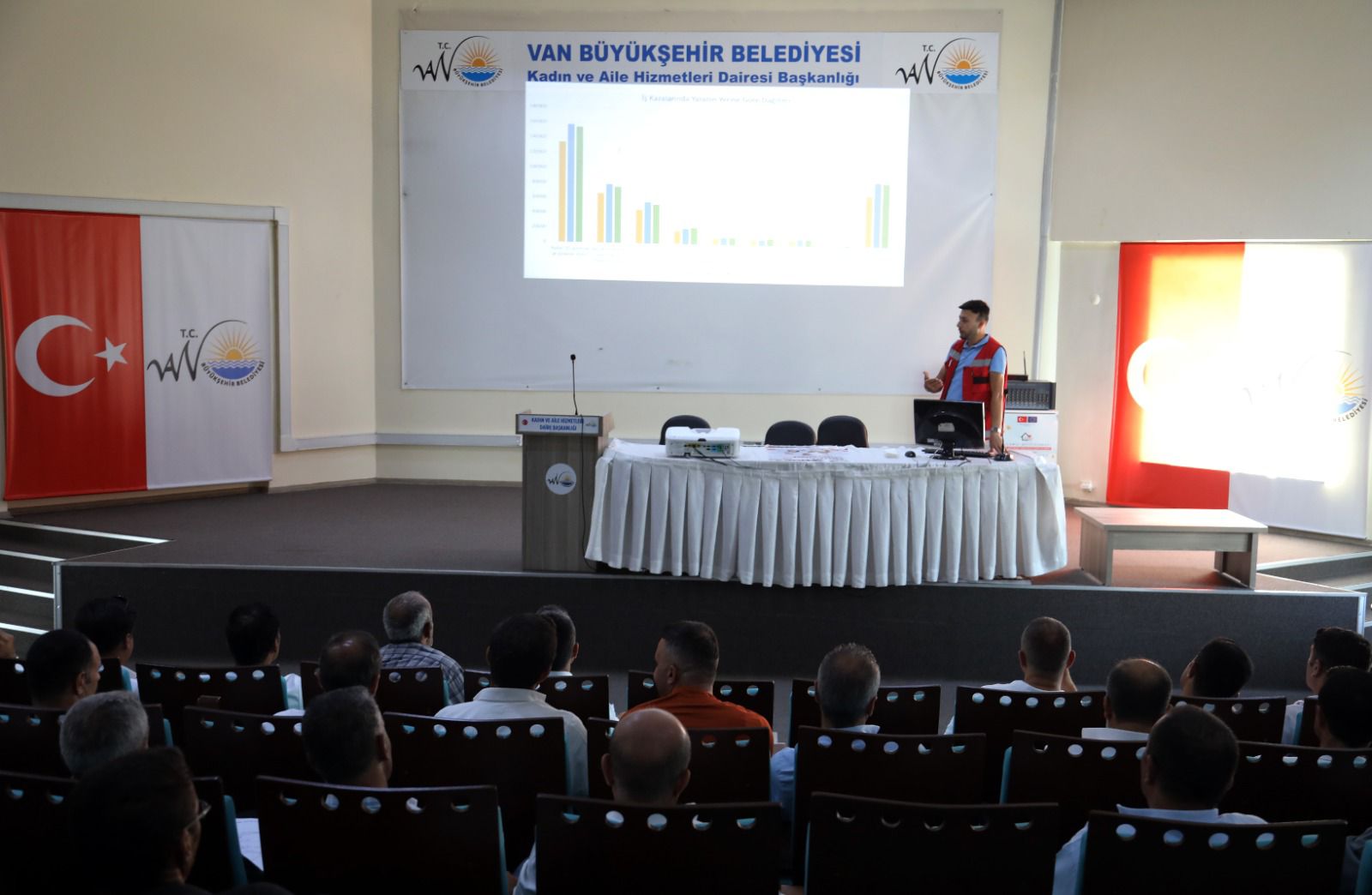 Van'da otobüs şoförlerine iş sağlığı ve güvenliği eğitimi verildi