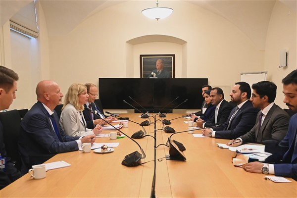 Al Khulaifi, Helsinki'de arabuluculuk konulu panel tartışmasına katıldı<