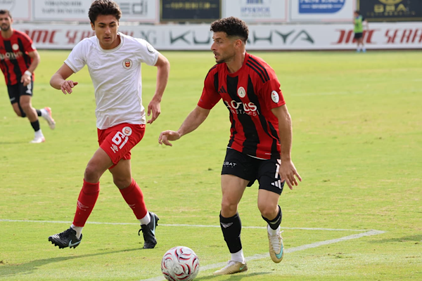 Karaköprü Belediyespor’dan Karaman FK’ye 6 gollü galibiyet<