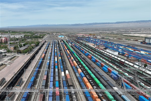 Xinjiang’ın dış ticaret hacmi 437,89 milyar yuana ulaştı<