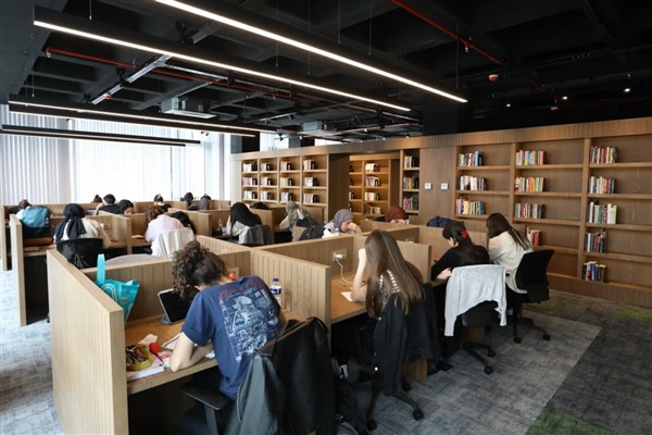 Nöbetçi kitaphanelerden 816 bin kişi yaralandı<