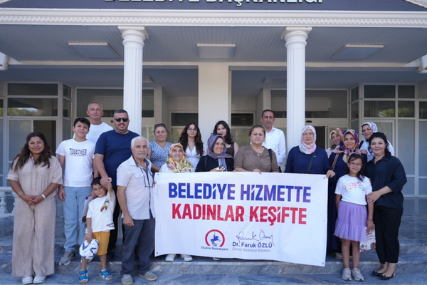Düzce Belediyesi’nin “Belediye Hizmette, Kadınlar Keşifte” programında projeler tanıtıldı<