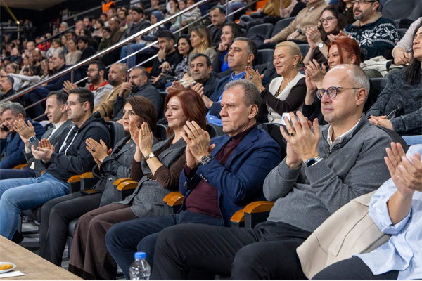 Başkan Seçer, MSK Basketbol Takımının maçını izledi<