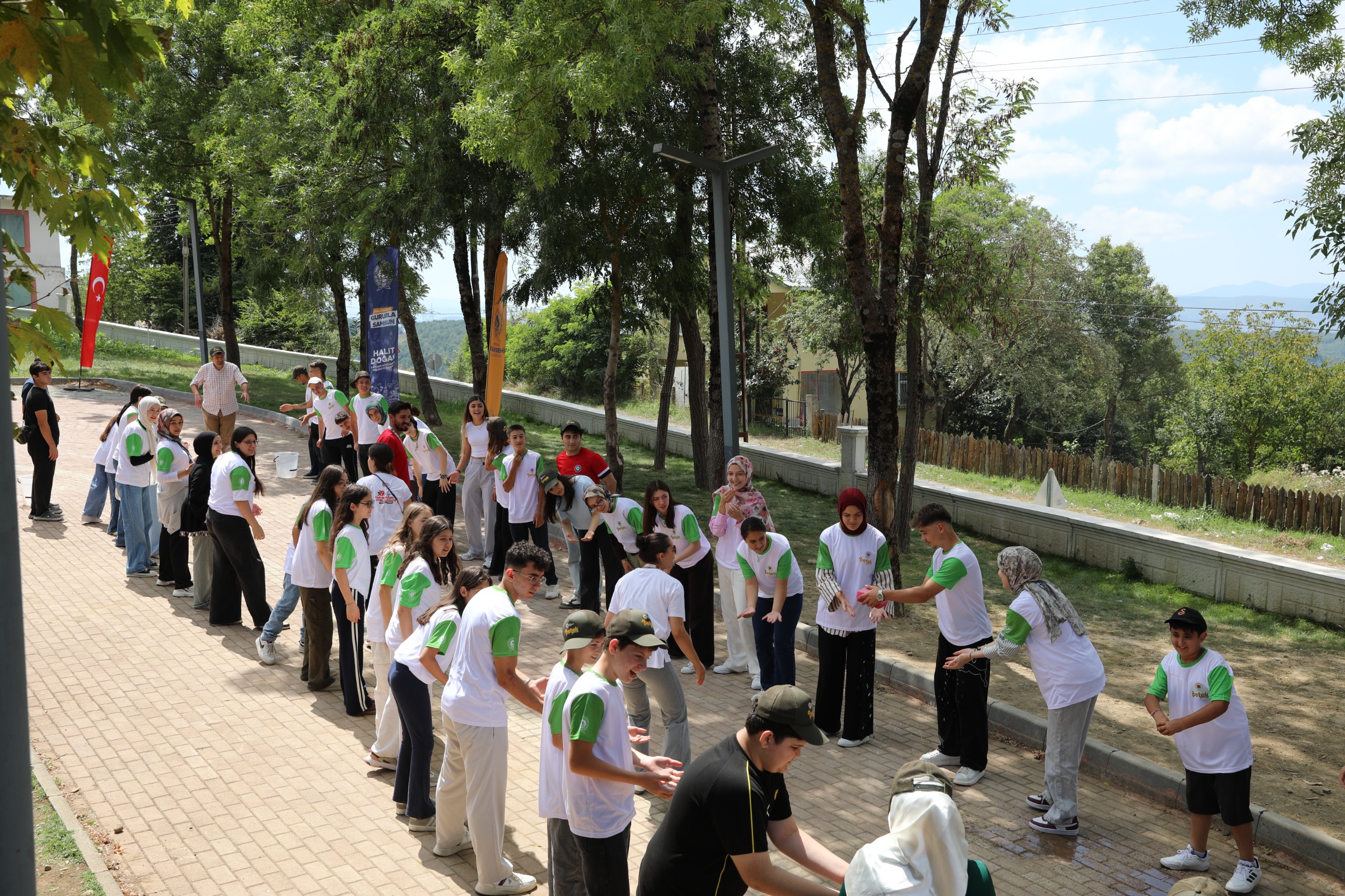 Petek Genç Kamp ve Gezi Programları yaz tatiline renk katıyor<