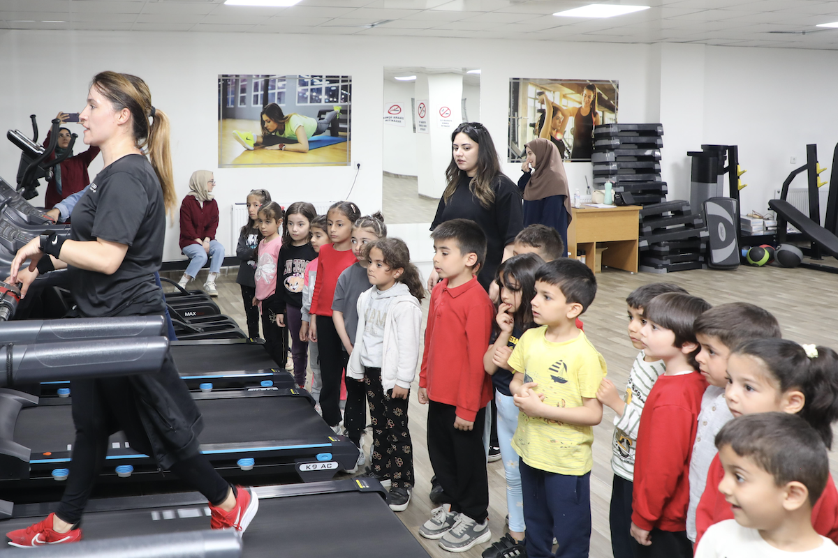 Bitlis’te minikler sporla buluştu<