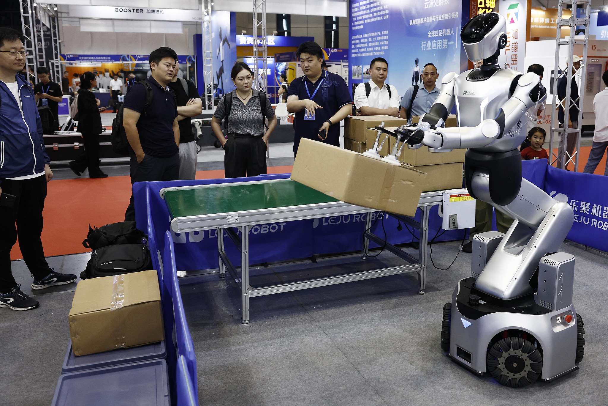 Çinli robot firmalarının geliri ilk beş ayda yüzde 26,9 arttı<