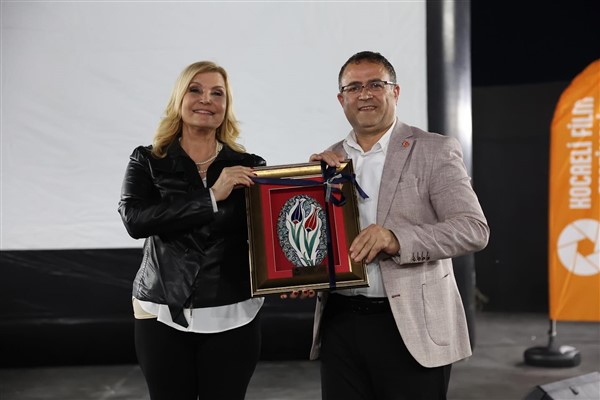 Kocaeli Film Festivali’nden Derya Baykal’a ödül<