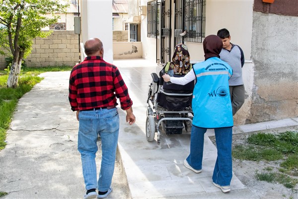 Van Büyükşehir'den engelli vatandaşlara destek<