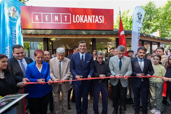 Soma’da Kent Lokantası, Halk Mandıra ve Halk Ekmek büfeleri açıldı<