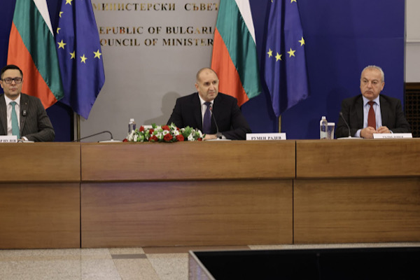 Radev: Yatırım ortamının geliştirilmesinde niteliksel bir sıçrama yapacağız<