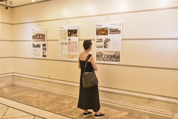“Harita ve Planlarla Ankara: Baykan Günay Belgeliği” sergisi açıldı