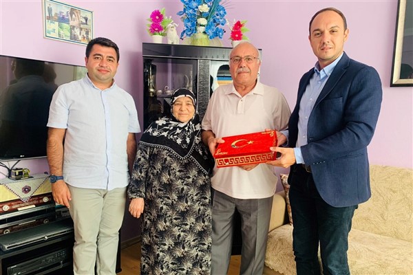İzmit Belediyesi'nden Kıbrıs Gazisi ailelerine ziyaret
