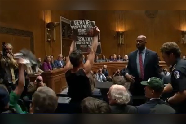 Ben&Jerry's kurucu ortağı, Senato'da Gazze protestosu ardından tutuklandı<