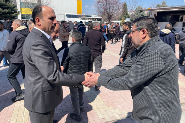 Başkan Altay, cuma namazı sonrası vatandaşlarla bir araya geldi