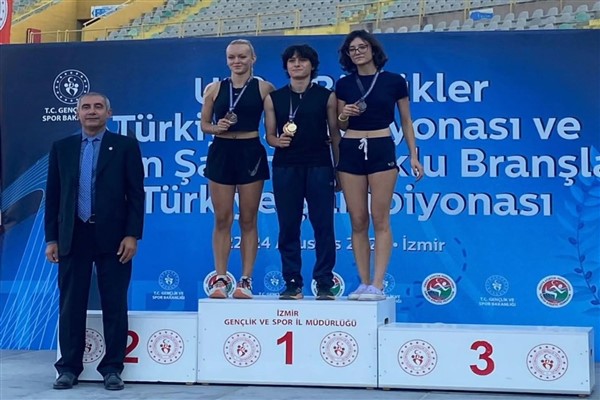 Gemlikli sporcu Beyzanur Topcu, Türkiye Şampiyonu oldu