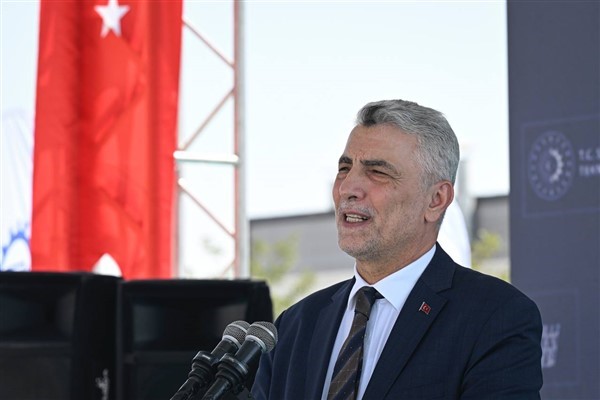 Bakan Bolat, Birleşik Krallık İş ve Ticaret Bakanı Reynolds ile görüştü