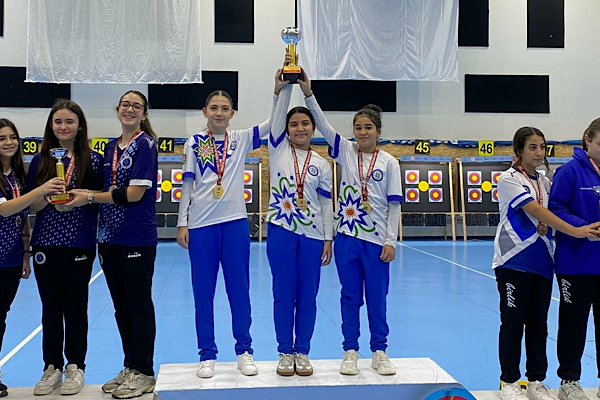 “Altın Kızlar” Türkiye şampiyonu oldu<