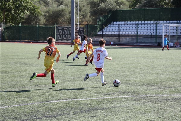 U11 (2015-2016) Futbol Turnuvası, Karamürsel Stadyumu’nda gerçekleştirildi<