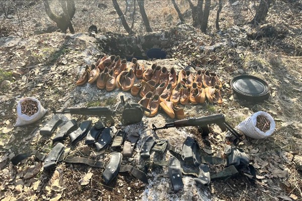 Dibek Mahallesi kırsalında gömülü halde silah ve mühimmat bulundu