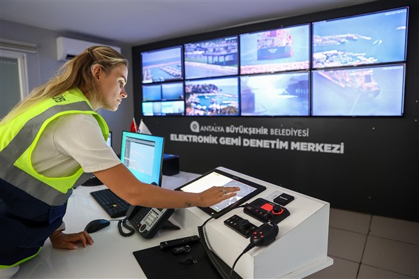Antalya'da denizi kirlettiği tespit edilen 17 gemiye idari para cezası uygulandı<
