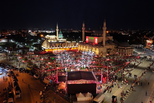  Konyalılar, Mevlana Meydanı’nda buluştu