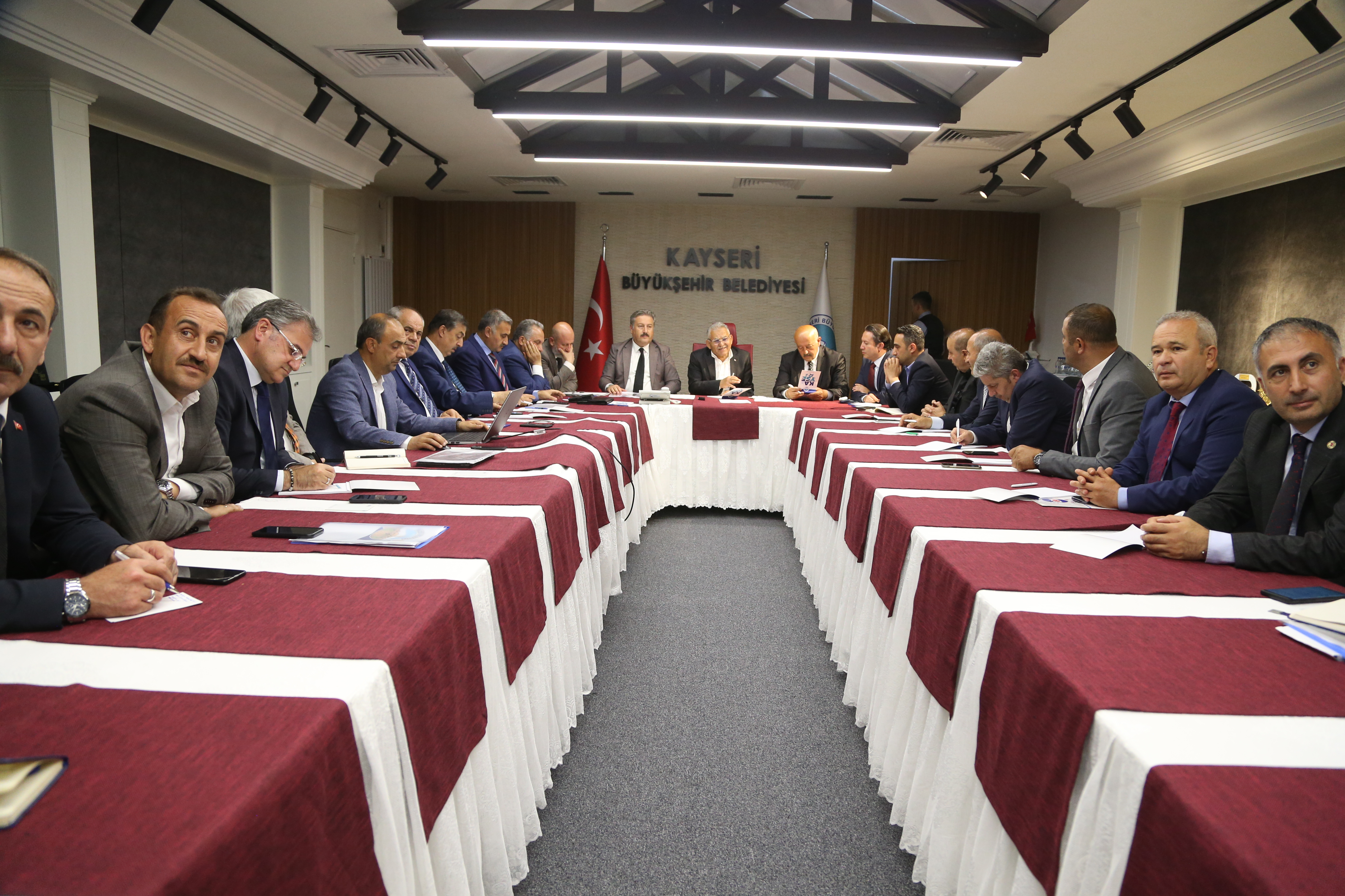 Başkan Büyükkılıç’tan 16 İlçe belediye başkanı ile “doğal gaz” toplantısı