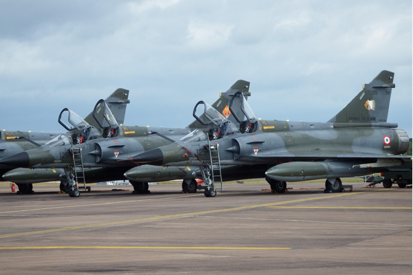 ABD, Katar üssündeki askeri hareketliliğini artırdı<