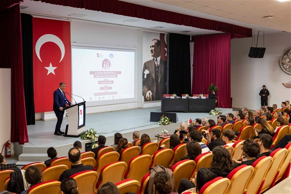 Başkan Tugay: Önceliğimiz inovasyon<