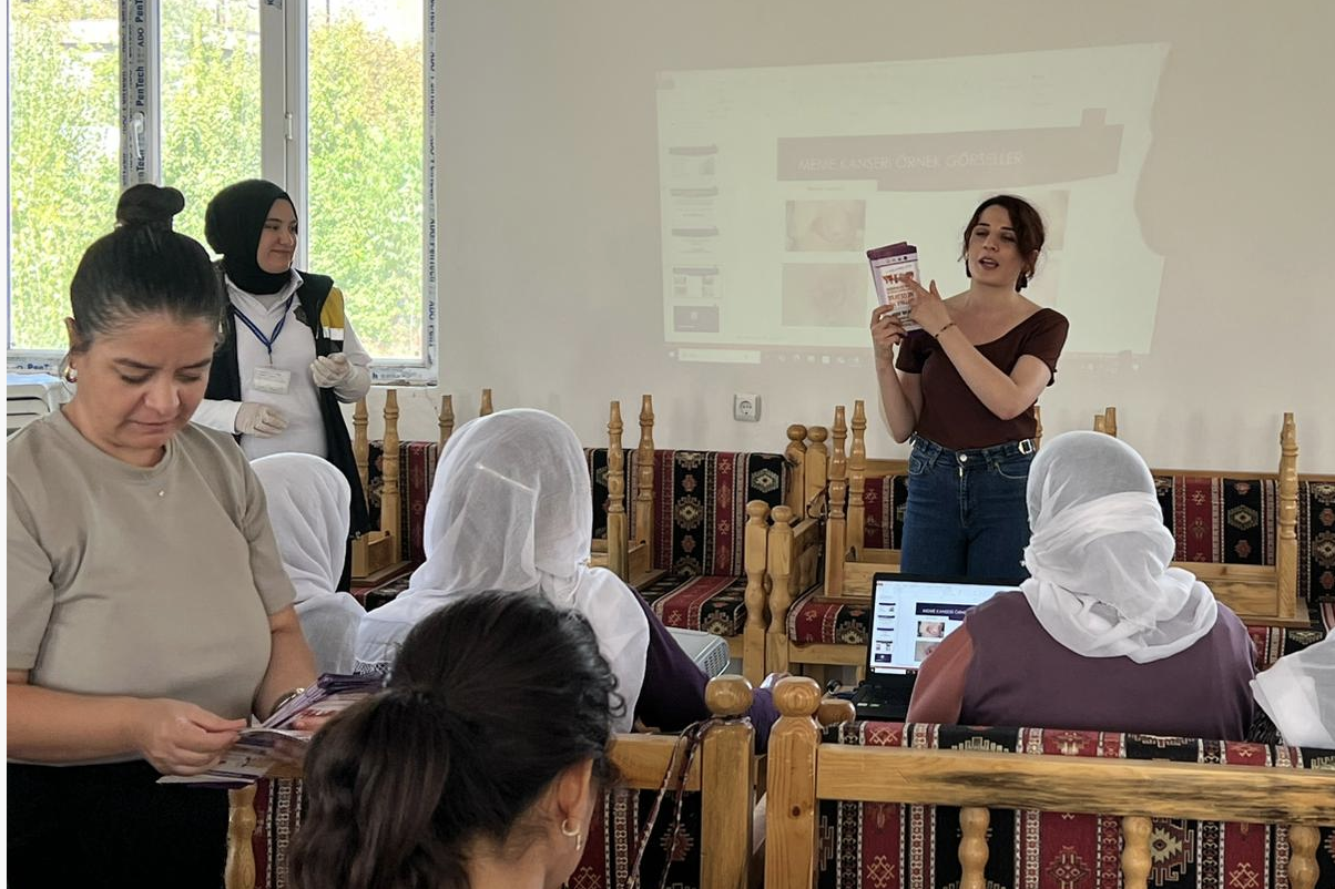 Diyarbakır’da meme kanseri farkındalk etkinliği<