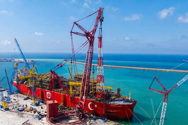 Osman Gazi’de alev kulesi montajı tamamlandı<