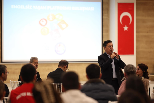 Başkan Aras: Topluma eşitlik temelinden bakıyoruz<