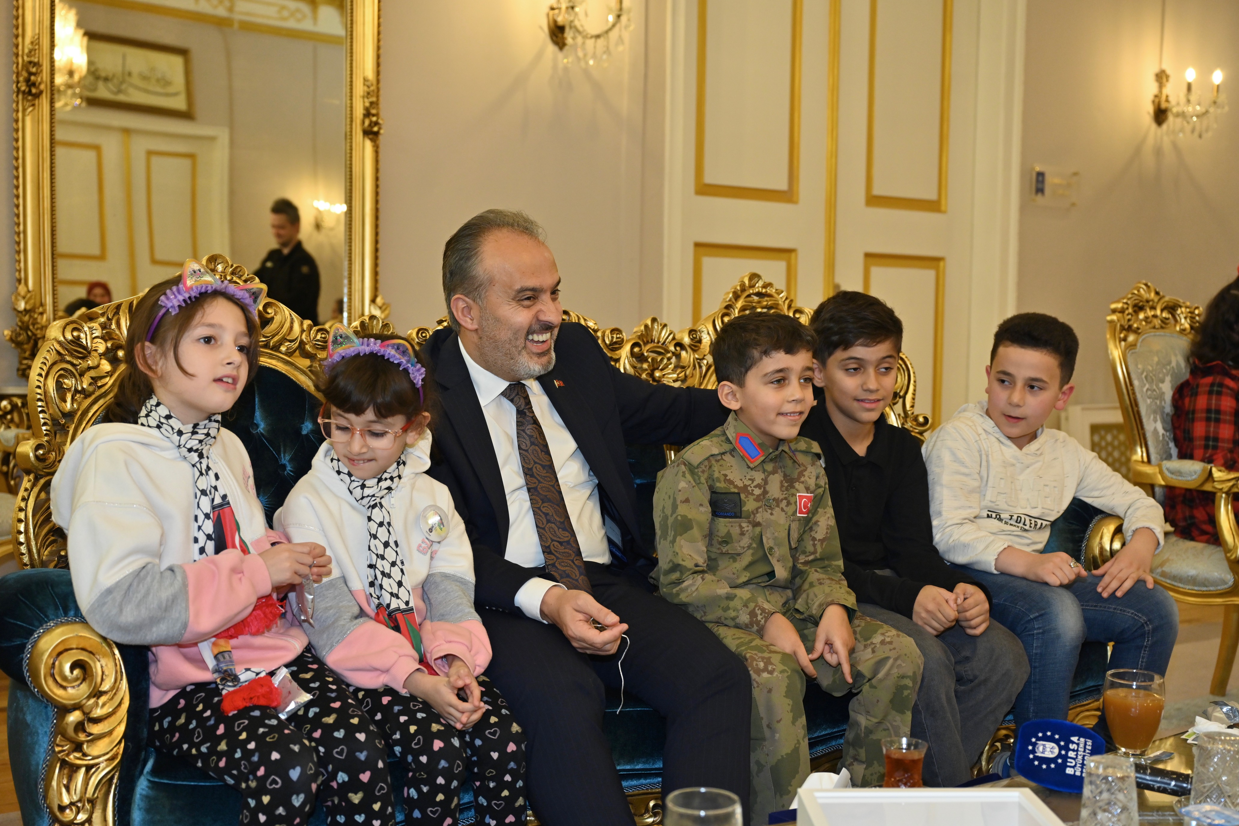 Filistinli çocuklardan Başkan Aktaş’a ziyaret
