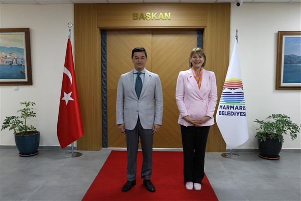 Morris'ten Marmaris Belediye Başkanı Ünlü'ye ziyaret