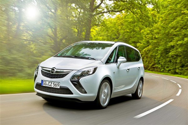 Opel’in çok yönlü modeli Zafira 25 yaşında