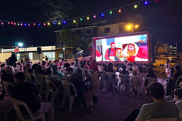 Yalova'da açık hava sinema etkinlikleri sürüyor