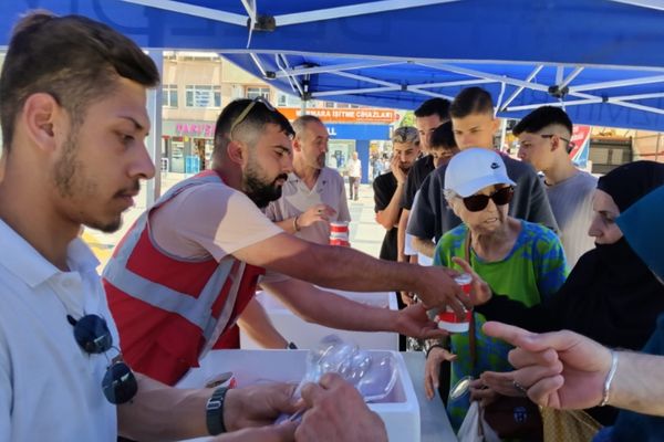 İzmit Belediyesi’nden Muharrem ayında aşure ikramı<