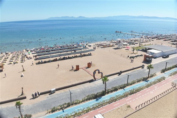 Balıkesir Büyükşehir Belediyesi'nden plajlara hizmet<